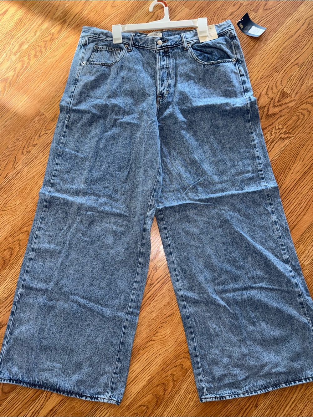 Universal Thread Women’s Size 16 Super Wide Leg Jeans Light Wash NWT